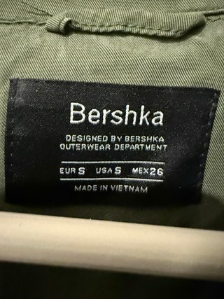 Chaqueta Bershka verde militar