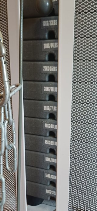 MÁQUINA DE GIMNASIO COMO NUEVA