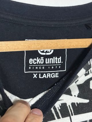 Camiseta Ecko Unltd Graffiti Negra Blanca