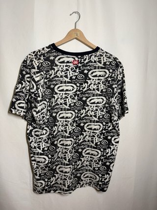 Camiseta Ecko Unltd Graffiti Negra Blanca
