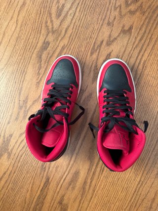 Nike Air Jordan 1 Rojas y Negras Talla 42