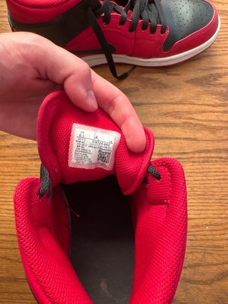 Nike Air Jordan 1 Rojas y Negras Talla 42