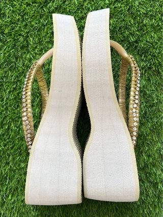 Chanclas Havaianas High Beige y Doradas Talla 37