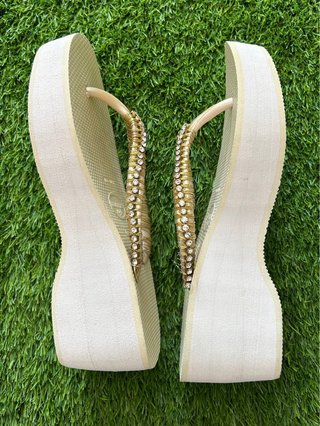 Chanclas Havaianas High Beige y Doradas Talla 37