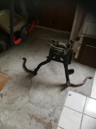 Cavalletto centrale Piaggio NRG MC2