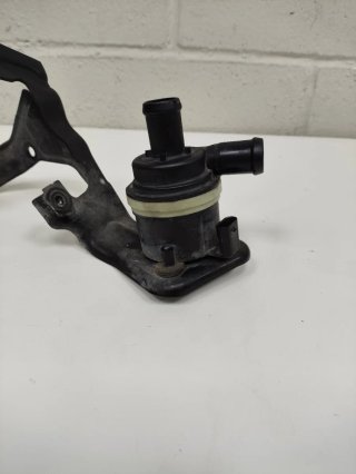 Bomba de agua VW Jetta MK6 1.4 tsi híbrido.
