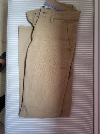 Lote:1 polo T.M,  3 pantalones T.S