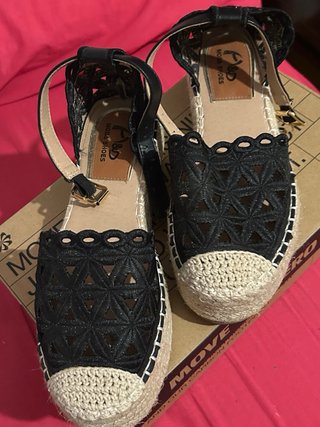 Sandalias cuña negras y beige