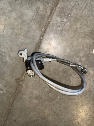 Bomba de embrague AJP