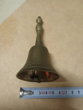Campanita antigua de bronce
