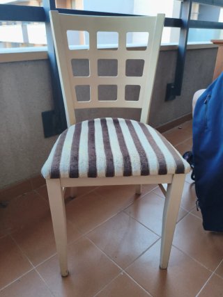Juego 4 sillas comedor tela y madera