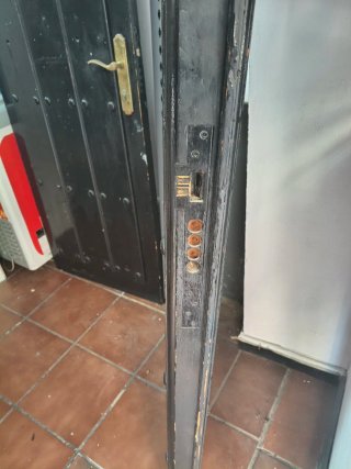 Puerta doble blindada