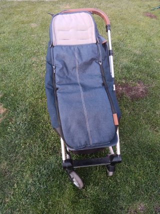 Silla de paseo azul y marrón