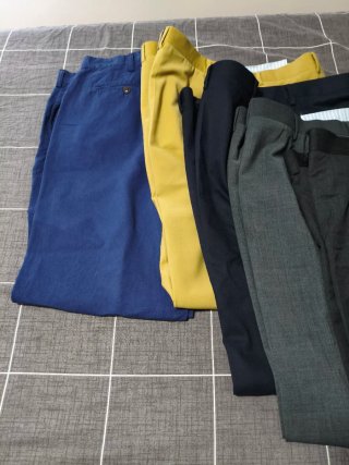 80 euros los 8 pantalones de vestir talla 4