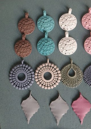 Lote Colgantes Metálicos Pintados a Mano. Lote 1