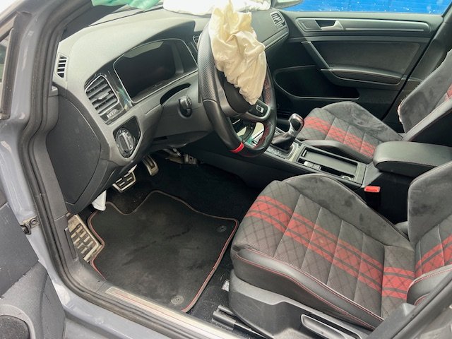 Volkswagen Golf TCR 290 CV