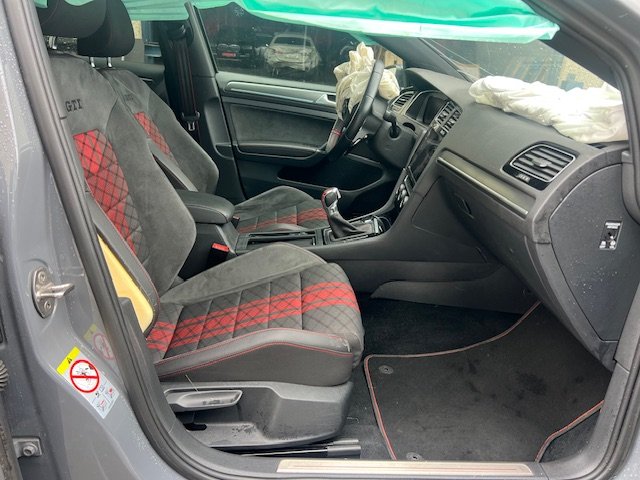 Volkswagen Golf TCR 290 CV