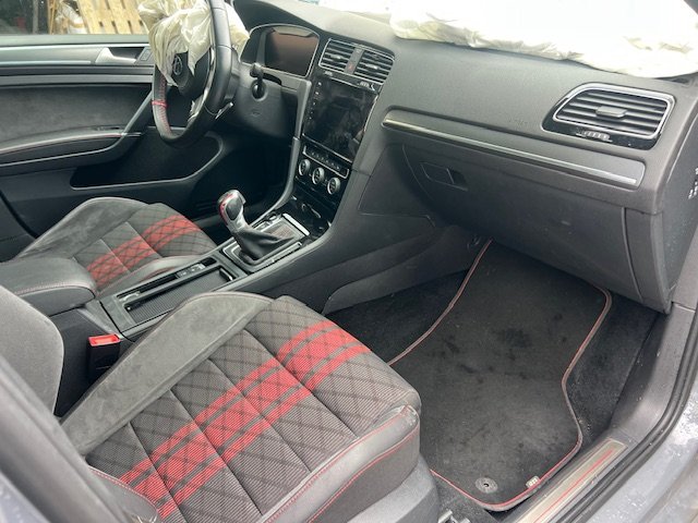 Volkswagen Golf TCR 290 CV