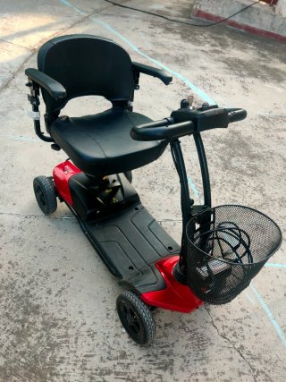 Scooter Eléctrico Rojo y Negro