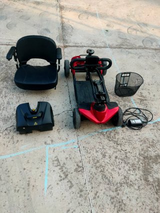 Scooter Eléctrico Rojo y Negro
