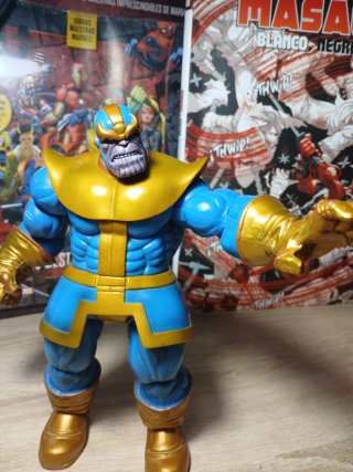 Figura Thanos Marvel Legends