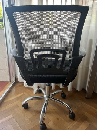 Silla de escritorio ergonómica negra