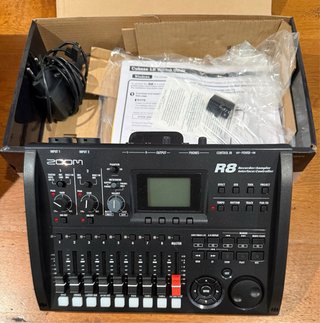 Roland Zoom R8 grabadora digital 8 pistas