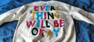 Sudadera  SIN capuchaEverything Will Be Okay Beige