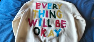 Sudadera  SIN capuchaEverything Will Be Okay Beige
