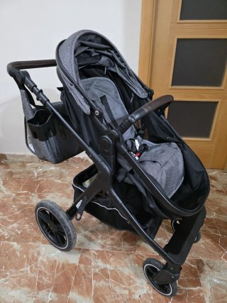 Silla de bebé 3 en 1 casi nueva