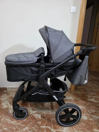Silla de bebé 3 en 1 casi nueva