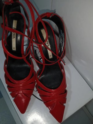 Zapatos tacón Zara rojos talla 37