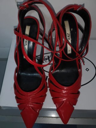 Zapatos tacón Zara rojos talla 37
