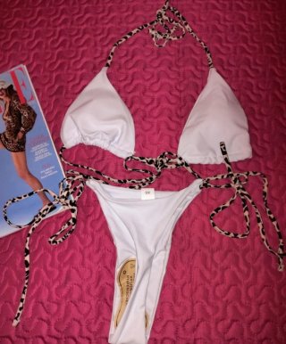 Bikini Blanco con Estampado Leopardo