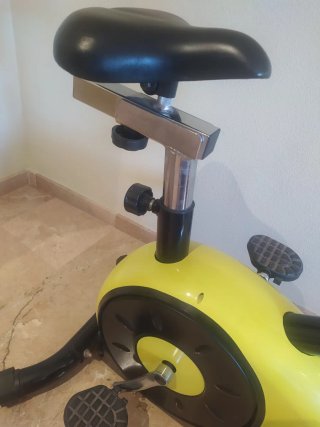 Bicicleta Estática Ilico Negra y Amarilla