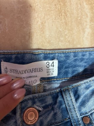 Vaqueros Stradivarius desgastados