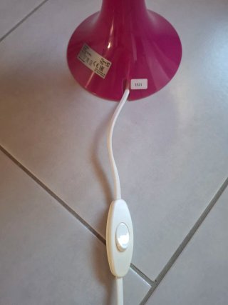 Lampada da tavolo rosa
