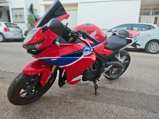 Honda CBR500RR Roja y Blanca