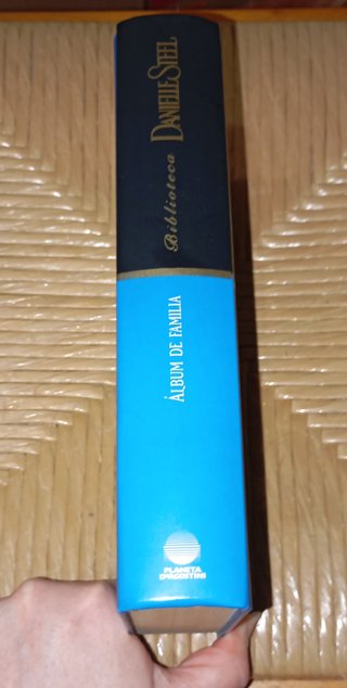 Libro: Álbum de Familia