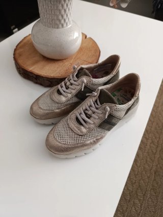Zapatillas Hispanitas Verano Oro y Verde Oliva