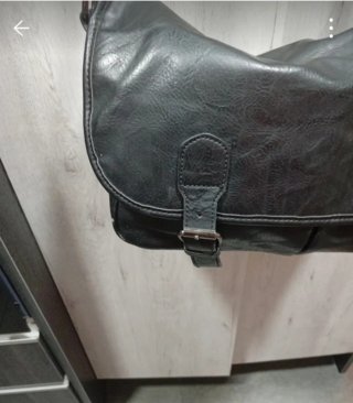 Bolso de piel negro