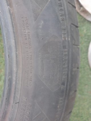 Neumático Goodyear 215/50R17 91V