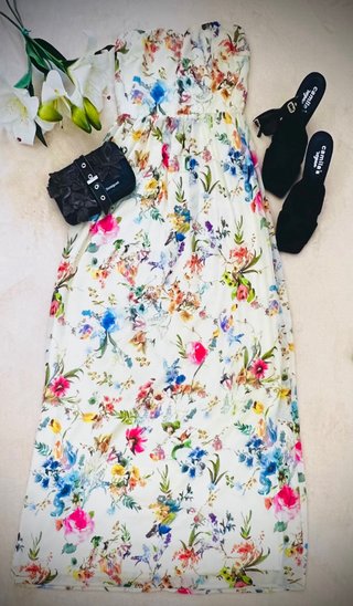 Vestido palabra de honor floral Bershka S/M