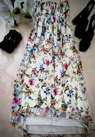 Vestido palabra de honor floral Bershka S/M