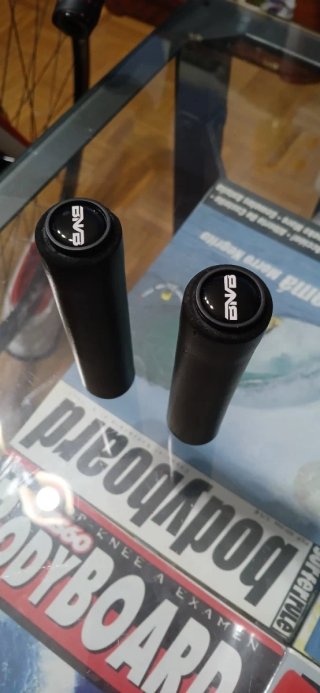 Puños MTB ESI GRIPS Negros como nuevos sin uso .