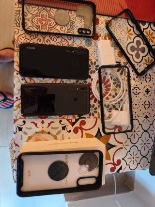 Huawei Negro - 2 Teléfonos + Cargadores + fundas