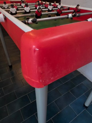 Futbolín rojo