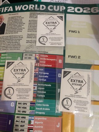 3 Cromos Extra Sticker Mundial 2022