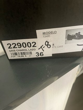Zapatos niña charol lazo gris
