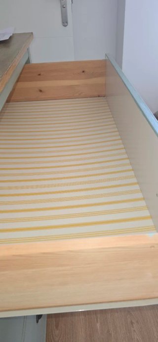 Cómoda de 3 cajones y mesita de noche